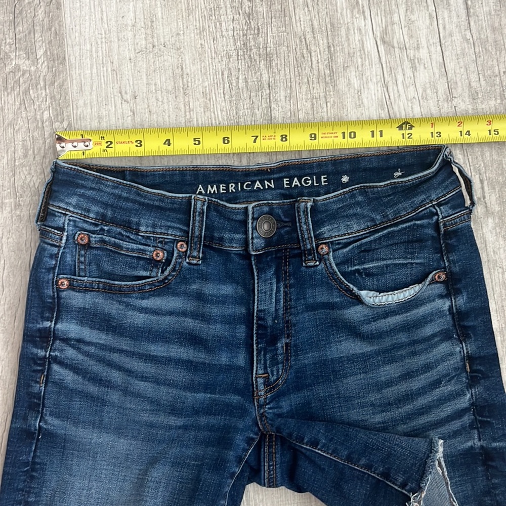 American Eagle Women Jean Shorts Midi Size: 6 Color: Blue - Picture 5 of 9